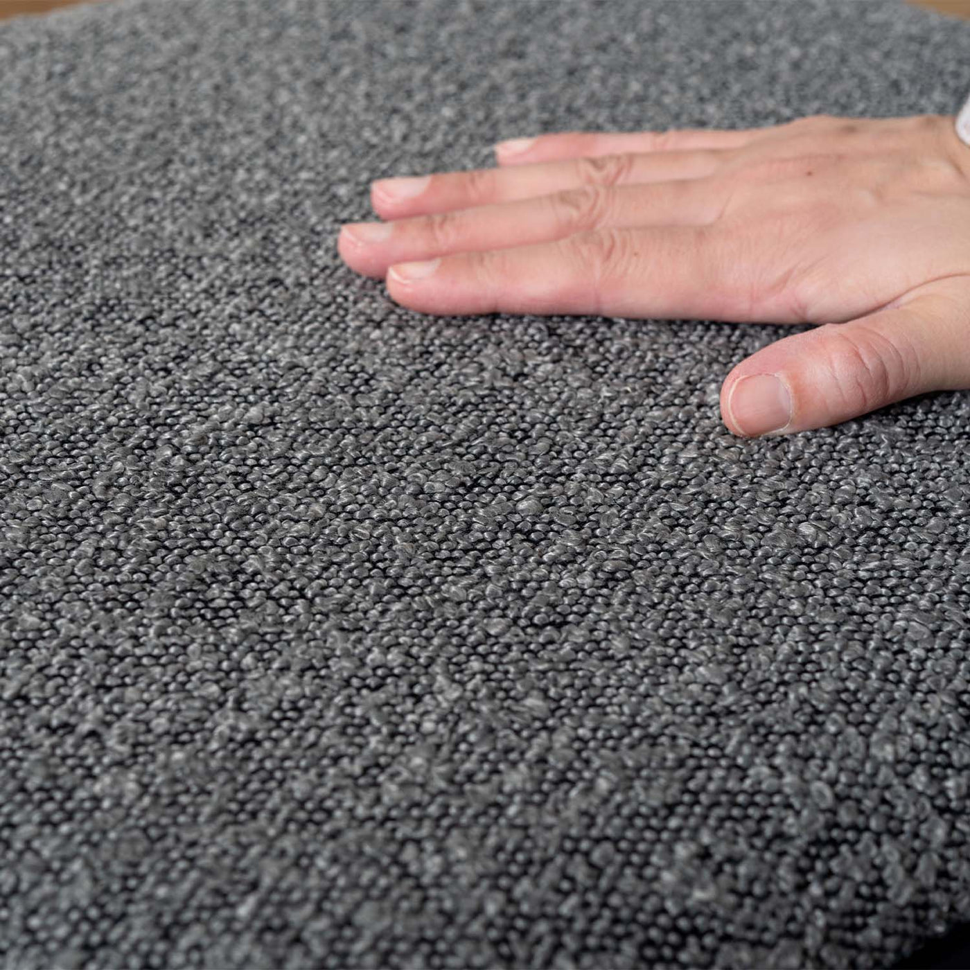 ダイニングチェア アームチェア ブークレ座面 スチールフレーム / PC-821