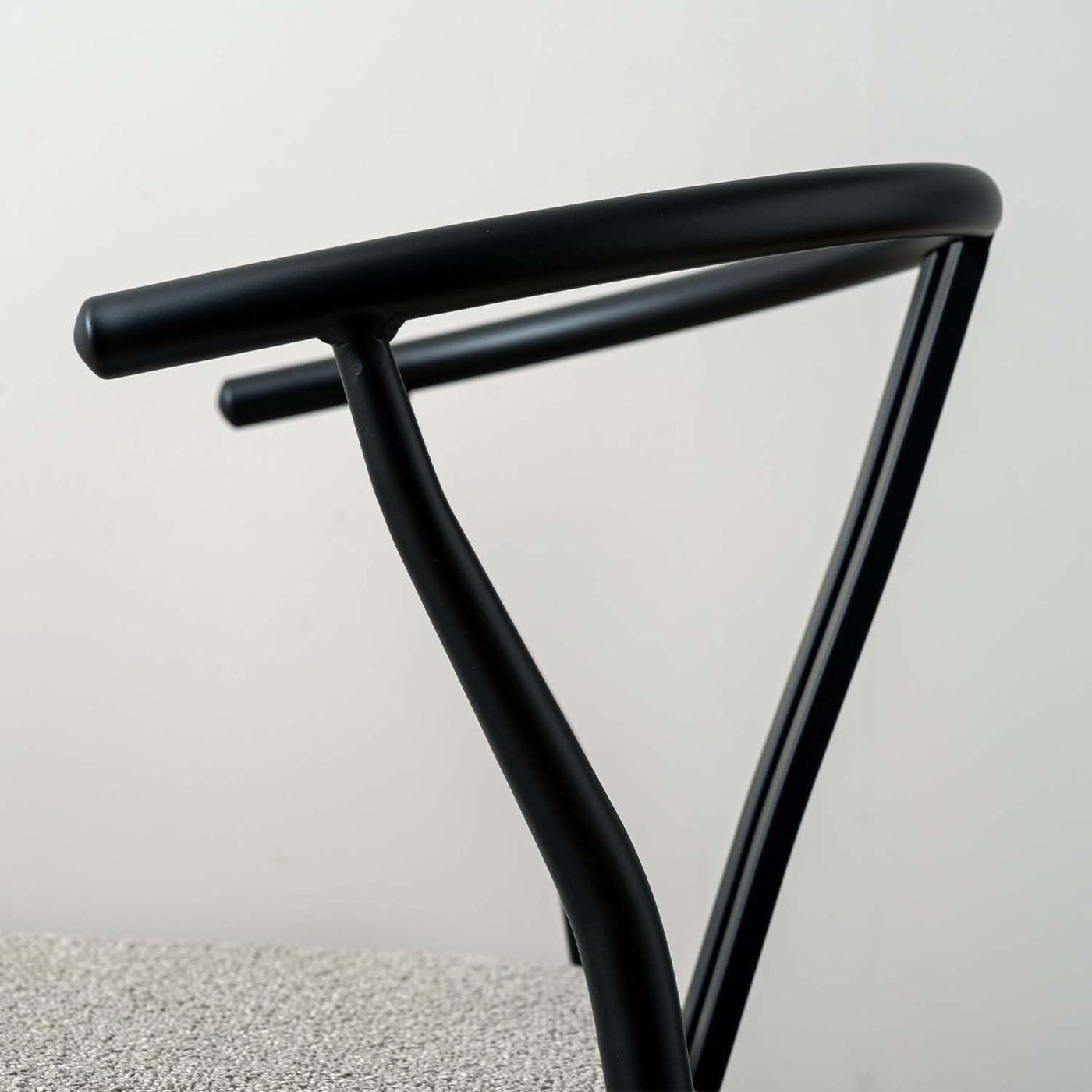 ダイニングチェア アームチェア ブークレ座面 スチールフレーム / PC-821