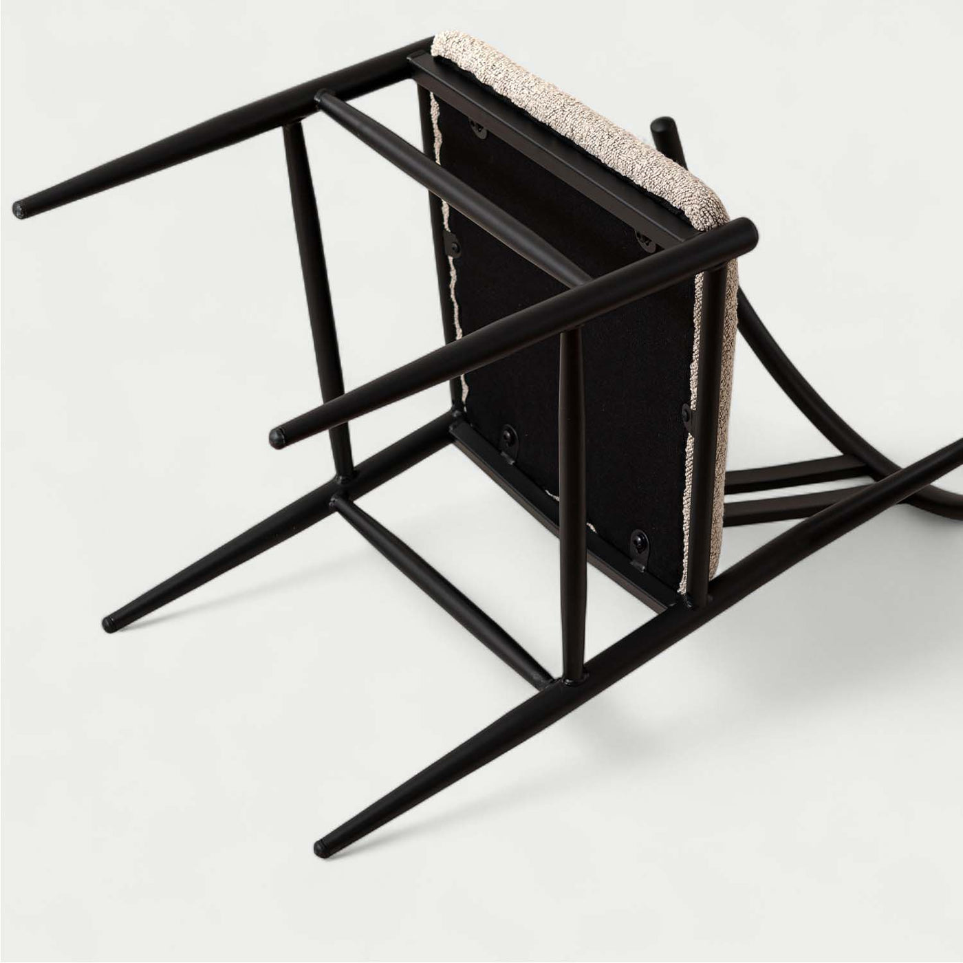 ダイニングチェア アームチェア ブークレ座面 スチールフレーム / PC-821